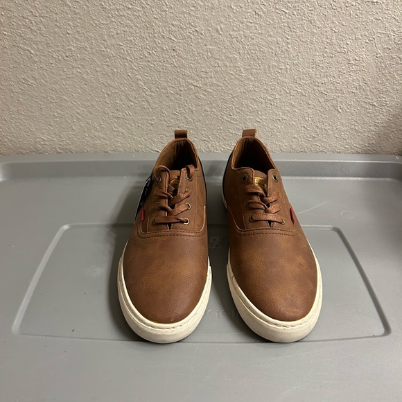 Brand New Men’s Levi’s Sneakers - Picture 1 of 7